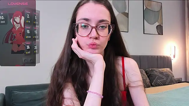 Snapshot of bellacatlovesmeat chatting on October 25, 2025, 6:19 pm bellacatlovesmeat online show from October 25, 2025, 6:19 pm