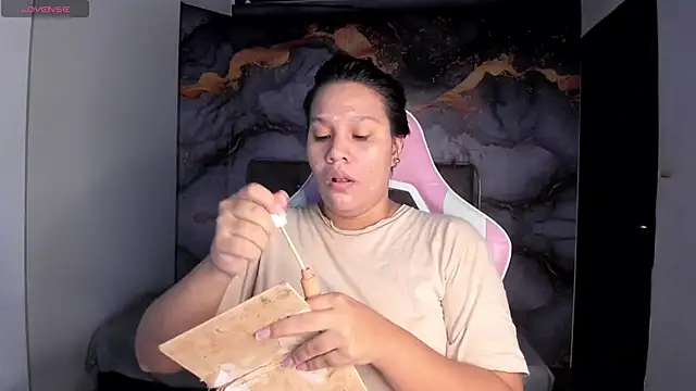 Snapshot of Tamara_Johnss_ chatting on November 7, 2025, 3:11 am Tamara Johnss online show from November 7, 2025, 3:11 am