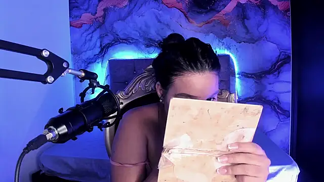 Snapshot of Tamara_Johnss_ chatting on October 24, 2025, 3:05 am Tamara Johnss online show from October 24, 2025, 3:05 am