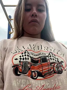 Violettt hot online show from October 31, 2025, 12:35 pm