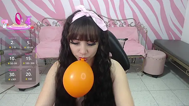 Snapshot of saabrina_ chatting on October 17, 2025, 1:13 pm saabrina online show from October 17, 2025, 1:13 pm