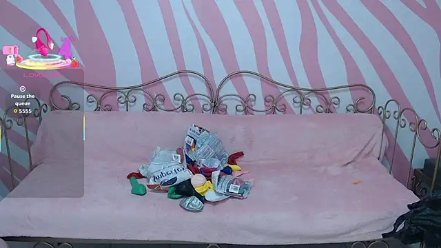 Snapshot of saabrina_ chatting on September 30, 2025, 1:39 pm saabrina online show from September 30, 2025, 1:39 pm