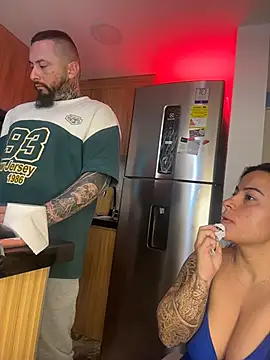 Snapshot of liz_and_thiago chatting on October 13, 2025, 1:34 pm liz and thiago online show from October 13, 2025, 1:34 pm