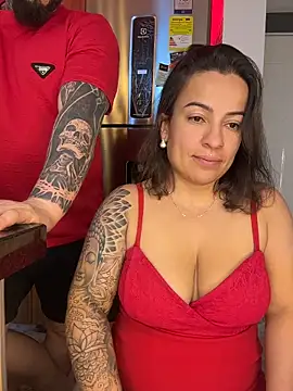 Snapshot of liz_and_thiago chatting on October 12, 2025, 1:29 am liz and thiago online show from October 12, 2025, 1:29 am