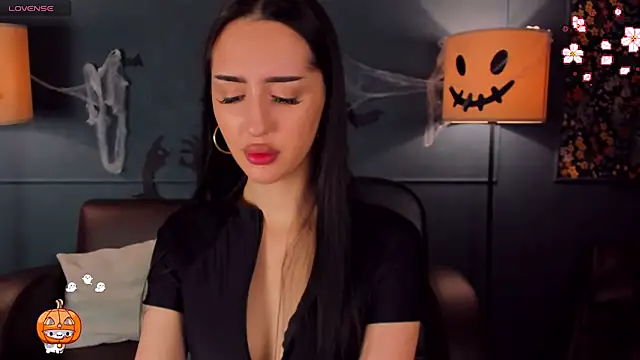 LisaFoxie online show from November 3, 2025, 10:08 am