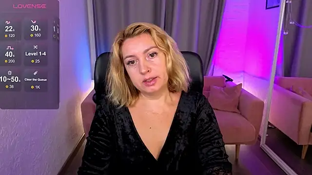 Mia Bloomie online show from September 25, 2025, 5:57 am