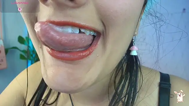 Hinata 21  online show from October 4, 2025, 4:52 pm