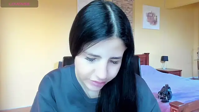 Malibu J online show from November 18, 2025, 8:28 am