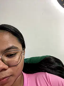 Snapshot of britanny-stone chatting on October 9, 2025, 9:15 pm britanny-stone online show from October 9, 2025, 9:15 pm