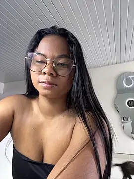 Snapshot of britanny-stone chatting on October 6, 2025, 2:07 pm britanny-stone online show from October 6, 2025, 2:07 pm