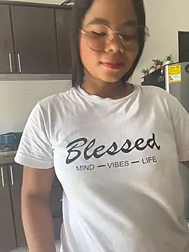 Snapshot of britanny-stone chatting on October 16, 2025, 5:43 pm britanny-stone online show from October 16, 2025, 5:43 pm