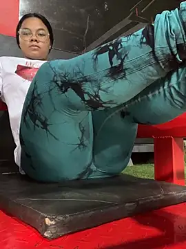 Snapshot of britanny-stone chatting on October 7, 2025, 9:16 pm britanny-stone online show from October 7, 2025, 9:16 pm