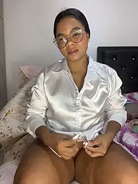 Snapshot of britanny-stone chatting on October 14, 2025, 5:57 pm britanny-stone online show from October 14, 2025, 5:57 pm