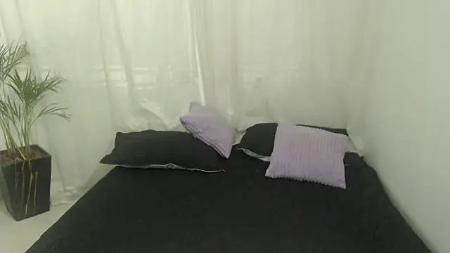 Snapshot of power_love_lemon chatting on September 30, 2025, 12:22 pm power love lemon online show from September 30, 2025, 12:22 pm