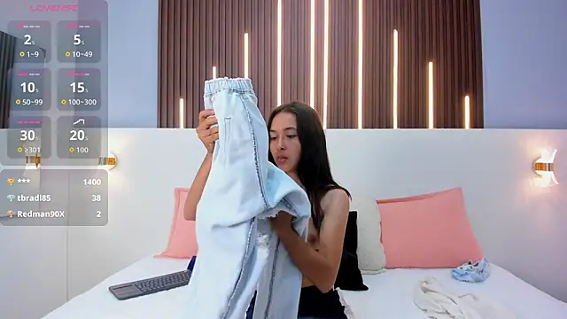 Nathaly  Rosse online show from October 9, 2025, 3:18 am