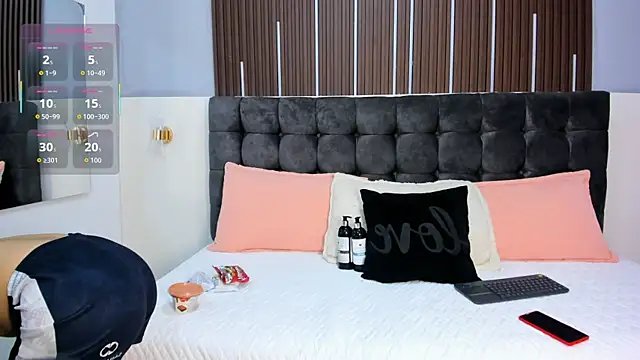 Nathaly  Rosse online show from October 22, 2025, 5:18 am