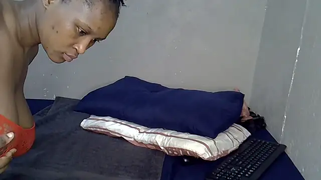 Snapshot of Bellabootie chatting on October 23, 2025, 11:14 pm Bellabootie online show from October 23, 2025, 11:14 pm