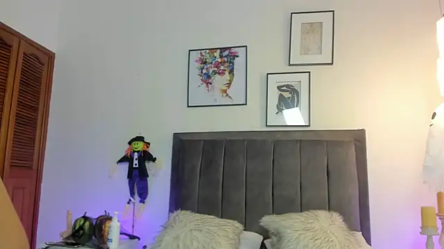 catalina owens online show from October 26, 2025, 2:12 am