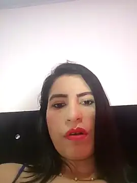 naty hot4uu online show from October 28, 2025, 12:04 pm