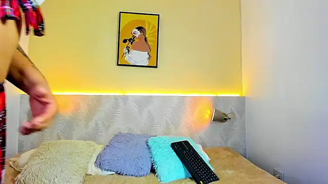 Annie Evenss online show from September 28, 2025, 2:40 am