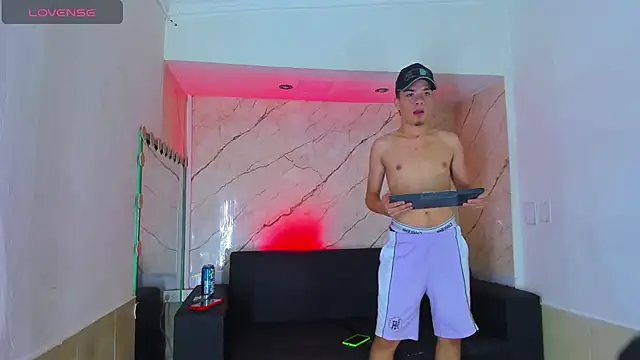 liam coleman25 online show from November 7, 2025, 4:17 am