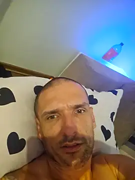 Snapshot of Ando1992 chatting on September 25, 2025, 5:13 am Ando1992 online show from September 25, 2025, 5:13 am