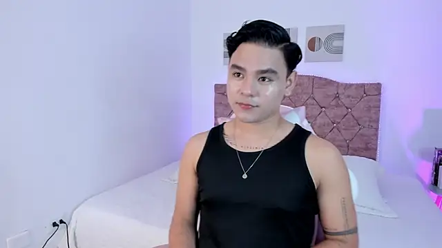 Snapshot of KairoBlaze chatting on October 13, 2025, 2:13 am KairoBlaze online show from October 13, 2025, 2:13 am