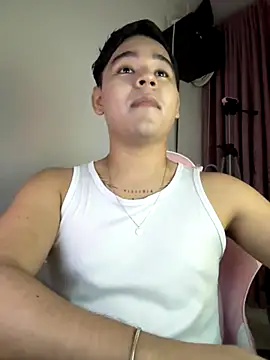 Snapshot of KairoBlaze chatting on October 15, 2025, 4:11 am KairoBlaze online show from October 15, 2025, 4:11 am