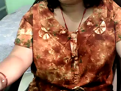 BABITA KUMARII online show from April 11, 2026, 5:05 pm