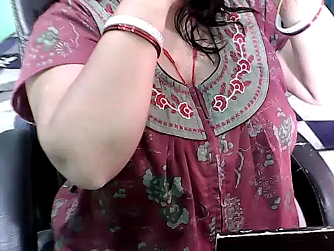 BABITA KUMARII online show from March 4, 2026, 5:53 pm