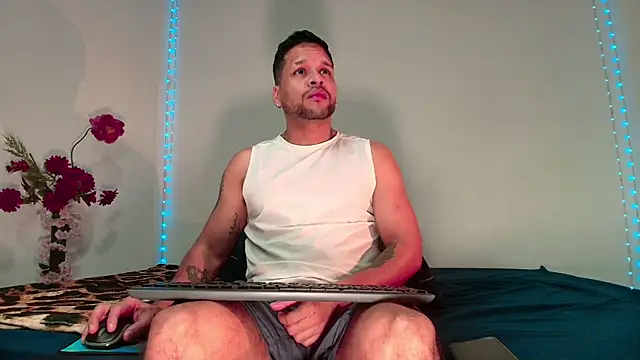 LucasGaeel online show from March 2, 2026, 11:50 am