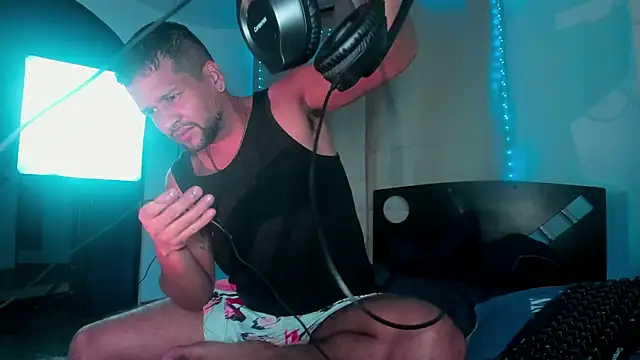 LucasGaeel online show from October 3, 2025, 12:36 am