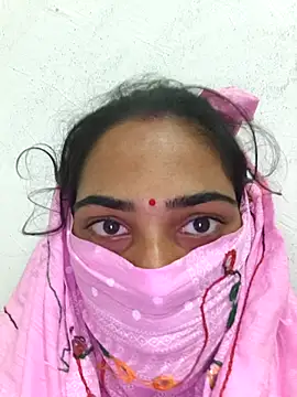 Cuty nensi online show from October 27, 2025, 8:04 am