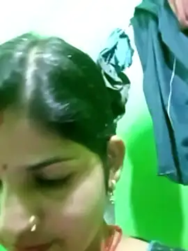 Cuty nensi online show from October 30, 2025, 7:39 am