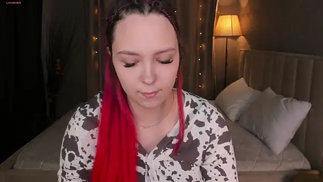 Monica  Queen online show from February 1, 2026, 5:27 am