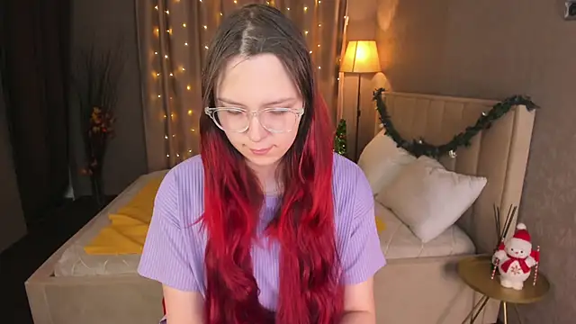 Monica  Queen online show from December 16, 2025, 12:04 am