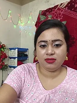 Snapshot of Love_Queen11 chatting on May 10, 2026, 3:47 pm Love Queen11 online show from May 10, 2026, 3:47 pm
