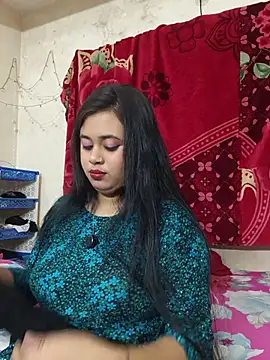 Snapshot of Love_Queen11 chatting on July 1, 2026, 4:51 pm Love Queen11 online show from July 1, 2026, 4:51 pm