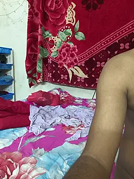Snapshot of Love_Queen11 chatting on July 15, 2026, 4:47 pm Love Queen11 online show from July 15, 2026, 4:47 pm