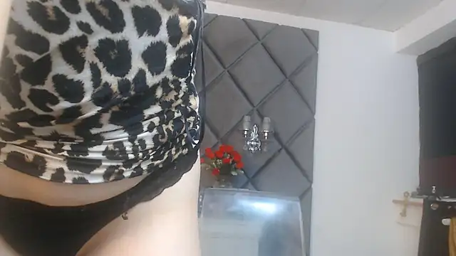 WendyChantal online show from November 5, 2025, 3:53 am