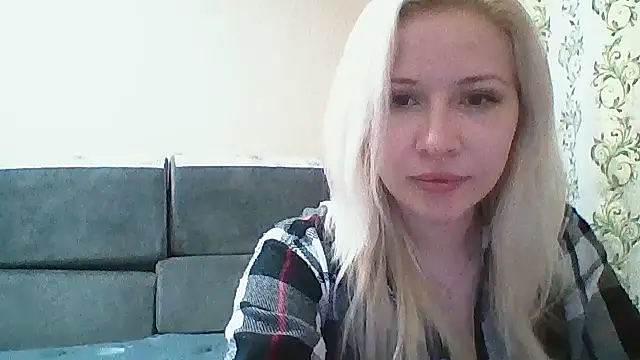 Snapshot of Ceryanne chatting on October 31, 2025, 1:24 am Ceryanne online show from October 31, 2025, 1:24 am