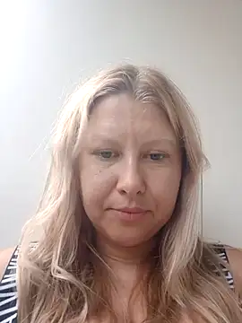 tania19999 online show from September 24, 2025, 11:32 pm