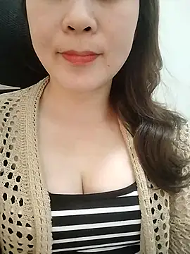 Girl Shy2000 online show from March 30, 2026, 4:25 am