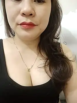 Girl Shy2000 online show from February 21, 2026, 1:35 pm