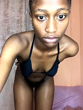 Caramel102004 online show from September 27, 2025, 8:04 pm