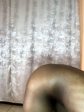 Caramel102004 online show from October 3, 2025, 9:38 pm