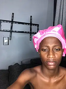 Caramel102004 online show from February 10, 2026, 11:26 pm