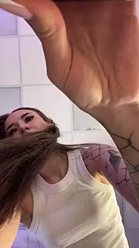 Luna Olsen online show from February 12, 2026, 4:23 am