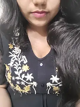 Miss Rose   online show from October 3, 2025, 4:19 pm