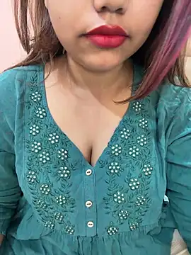 Snapshot of Miss_Rose__ chatting on May 21, 2026, 5:27 am Miss Rose online show from May 21, 2026, 5:27 am